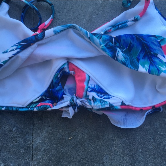 New bikini top xs - Picture 5 of 5
